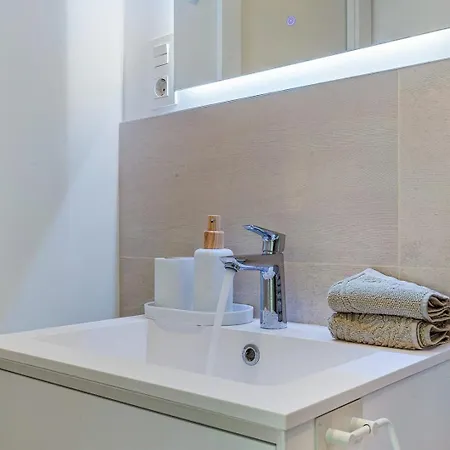 Apartment Seaview Reserve - Stunning Lux.